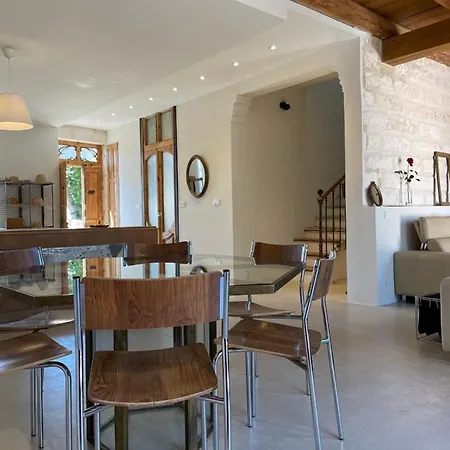 Maison De Maitre Proche A *