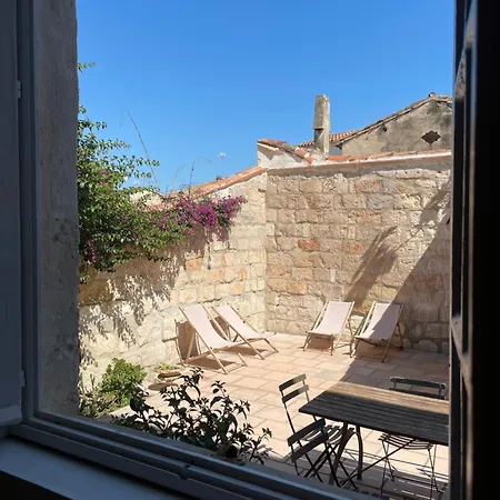 Maison De Maitre Proche A Holiday home