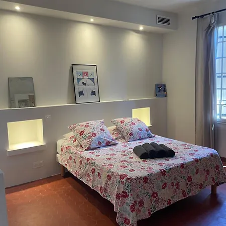 Holiday home Maison De Maitre Proche A *